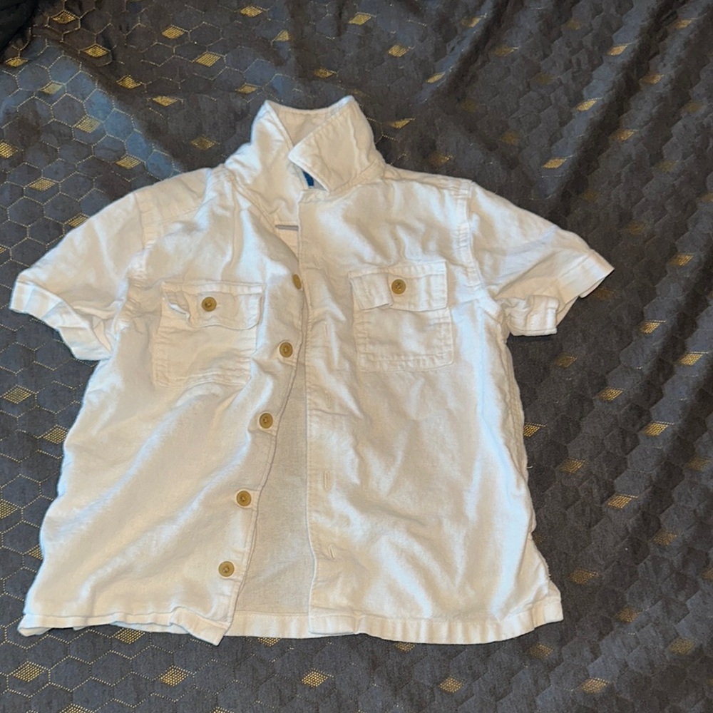 Old Navy size 5T White Short Sleeve Button-Up Shirt‎